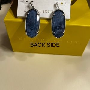 Kendra Scott Faceted Elle in Vintage Silver and Silver Navy EEUC